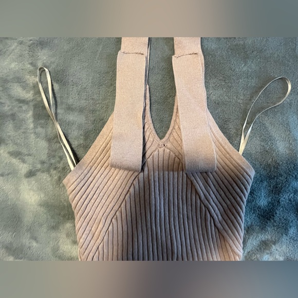 Dynamite tank top -cropped with straps - Picture 4 of 4